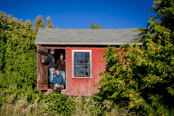 Jenée Rowe and farmers on Campbell-DeYoung Farm by Andrew Williamson