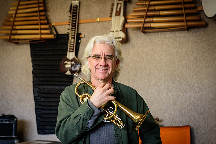 Ken Kozora of Horns for the Holidays at Oz's Music