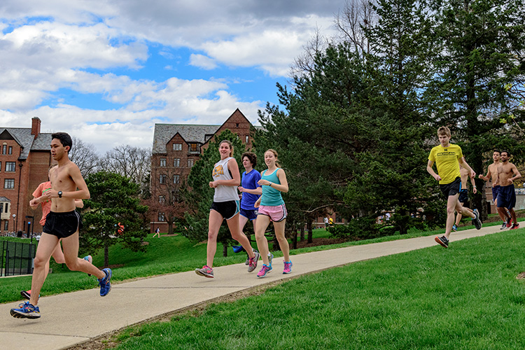University of Michigan's MRun Club takes off for an afternoon run