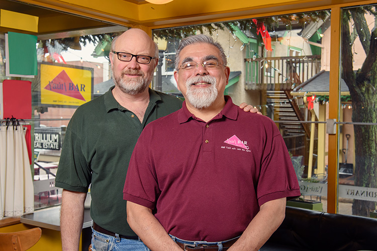 L to R Keith Orr and Martin Contreras at The Aut Bar