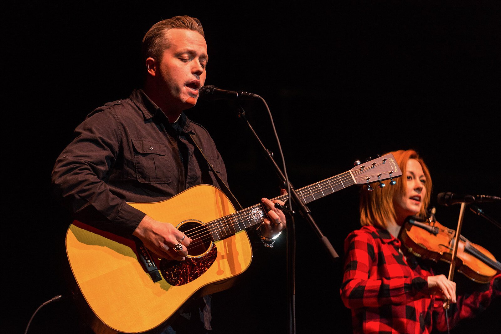 Jason Isbell and Amanda Shires at the 2015 Ann Arbor Folk Festival.