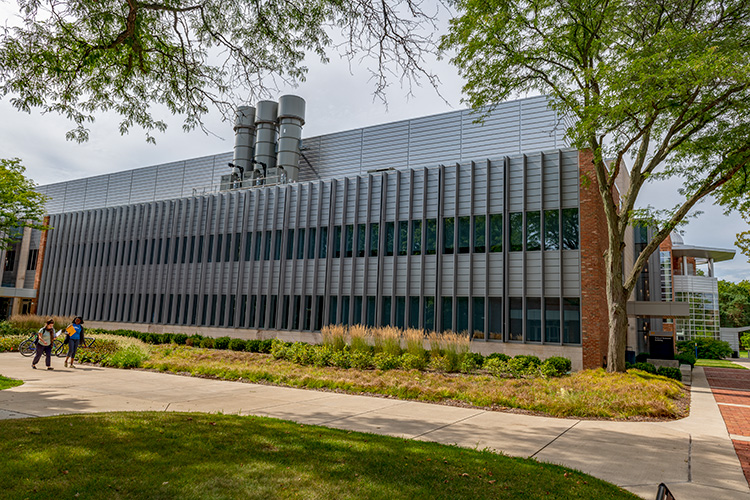 U of M Dearborn's Natural Sciences building. Photo by Doug Coombe.