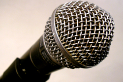 Microphone thumb