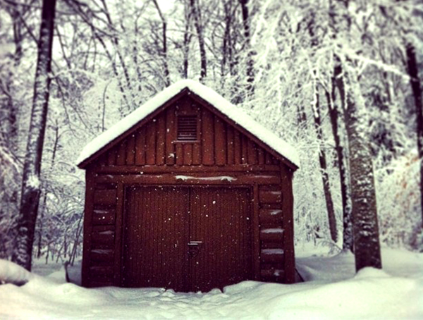 A shot of rustic beauty by Northern Swag. 