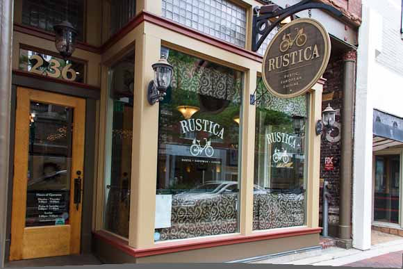 Rustica Restaurant on the Mall