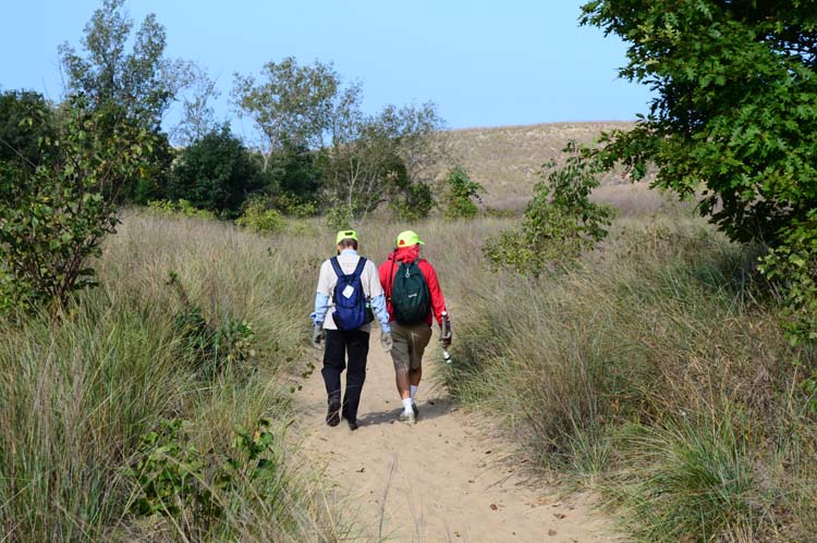 Volunteers set off to fight invasives at Warren State Park. Photo by Mark Wedel.