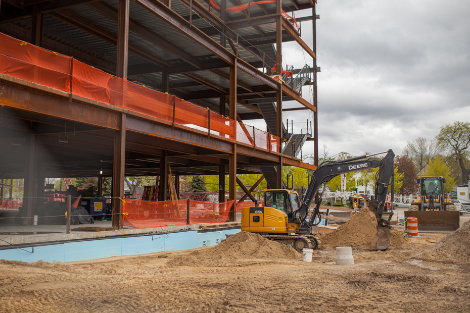 Construction continues at McLaren Port Huron hospital.