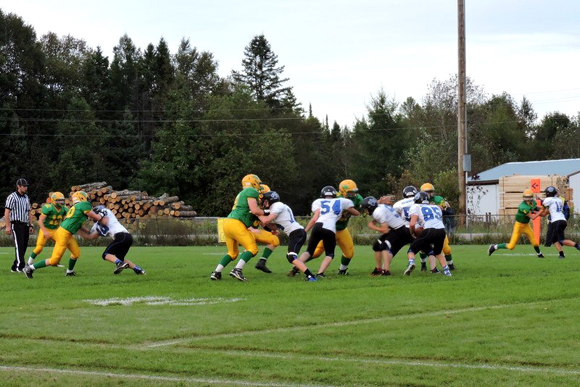 Engadine vs. Superior Central in 8-man football.