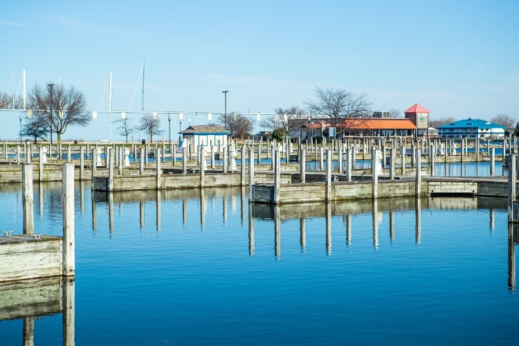 Liberty Harbor is a municipal marina that includes 99 boat slips, a concession stand building, and parking lot. It is located near playgrounds and the Midland Street entertainment district.