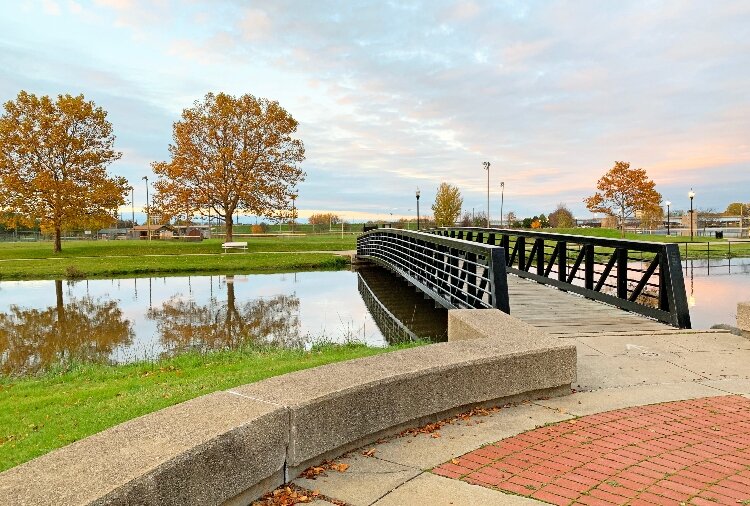 A bridge on the Bay City Riverwalk connects Veterans Memorial Park to the Kantzler Memorial Arboretum. The Bay Area Community Foundation was instrumental in creating this for the area. 