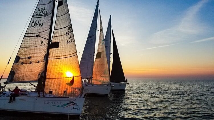Bay City Yacht Club racers competing.