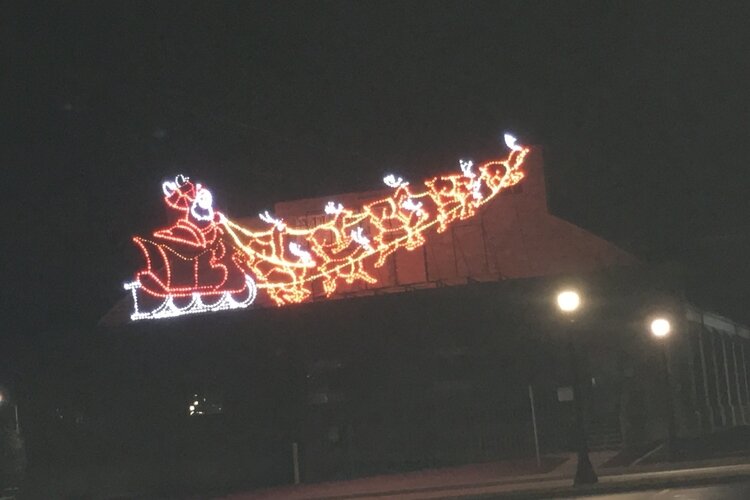 A team is working to restore the holiday lights that used to decorate Downtown Bay City during Christmas.