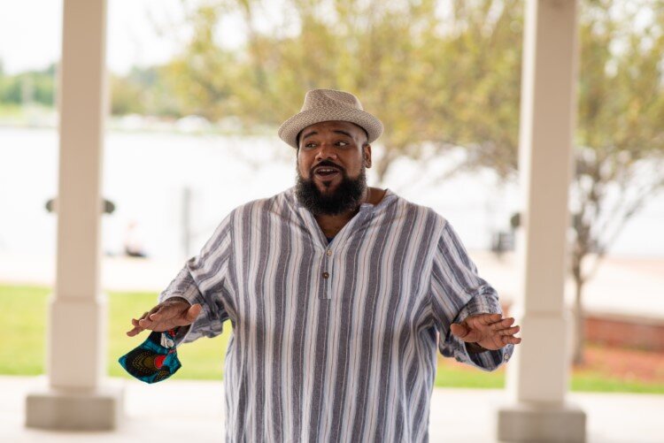 During a SPARK fundraiser in 2020, Korie Lee Blossey performed ‘Friend Like Me,’ from his role as Genie in Aladdin, drawing enthusiastic applause from the audience. (Photo Credit: Ben Tierney)