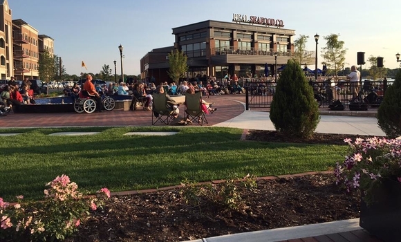 Stores, restaurants, businesses and weekly concerts in the summer earned Uptown Bay City top honors in a 2019 competition.