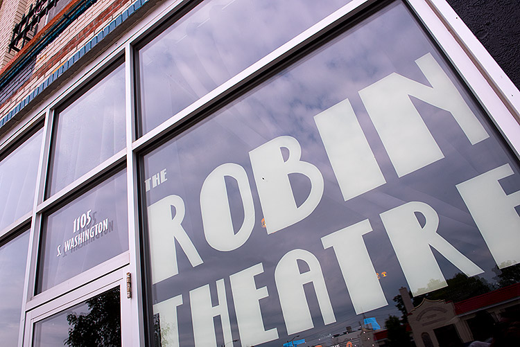 Robin Theatre - Photo Dave Trumpie