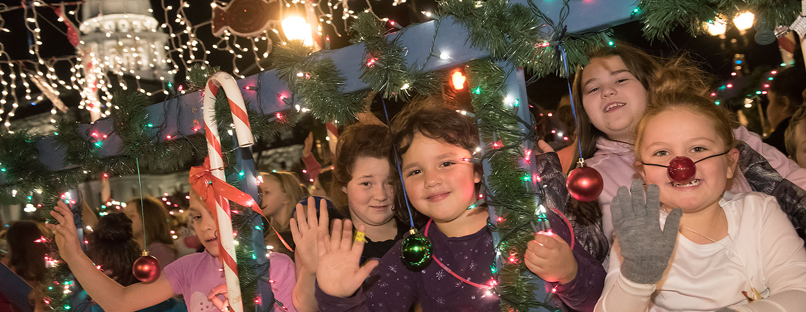 Silver Bells in the City Light Parade - Photo Dave Trumpie