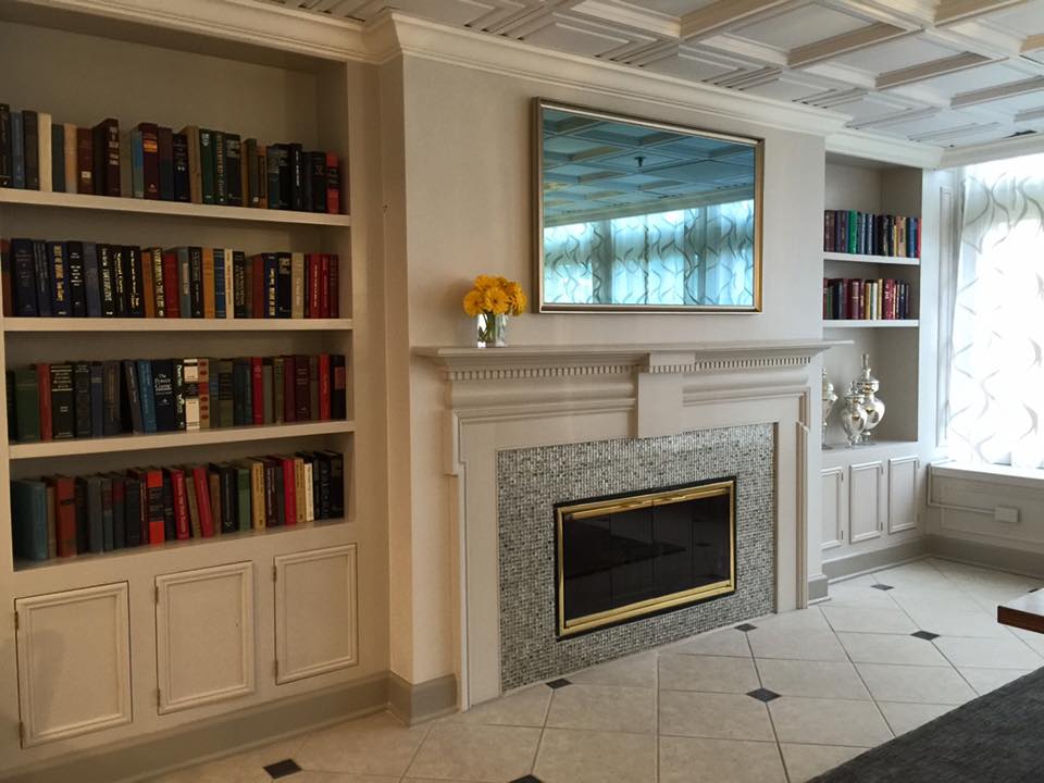 Kengsinton Hotel lobby fireplace