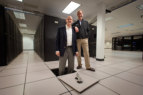 L to R Mike Klein and Yan Ness at Online Tech in Ann Arbor