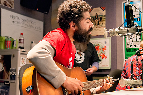 Nicholas Painter performs on Tree Town Sound