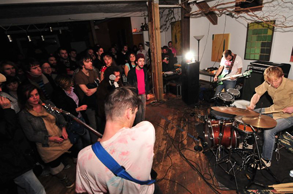 Mi Ami play at The Yellow Barn in 2009