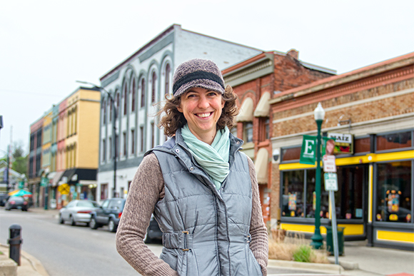 Amanda Edmonds in Depot Town