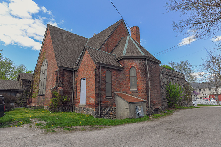 The original building from 1882 on the left with the 1898 addition on the right