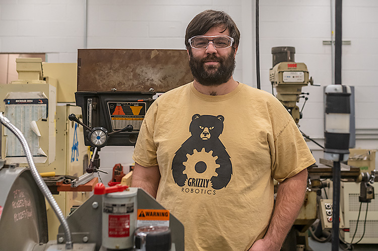 Grizzly Robotics mentor Chris Lesser