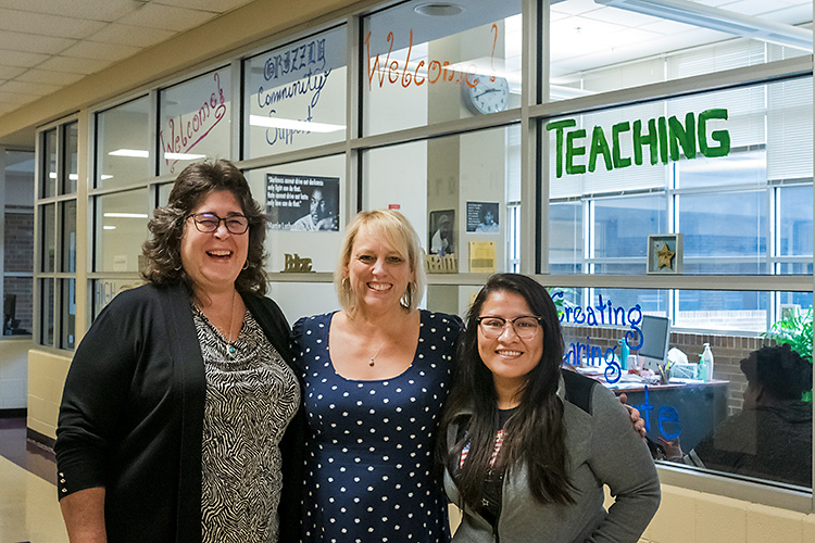 Charo Ledon, Liz Sirman, and Diana Bernal-Canseco of Buenos Vecinos at YCHS.