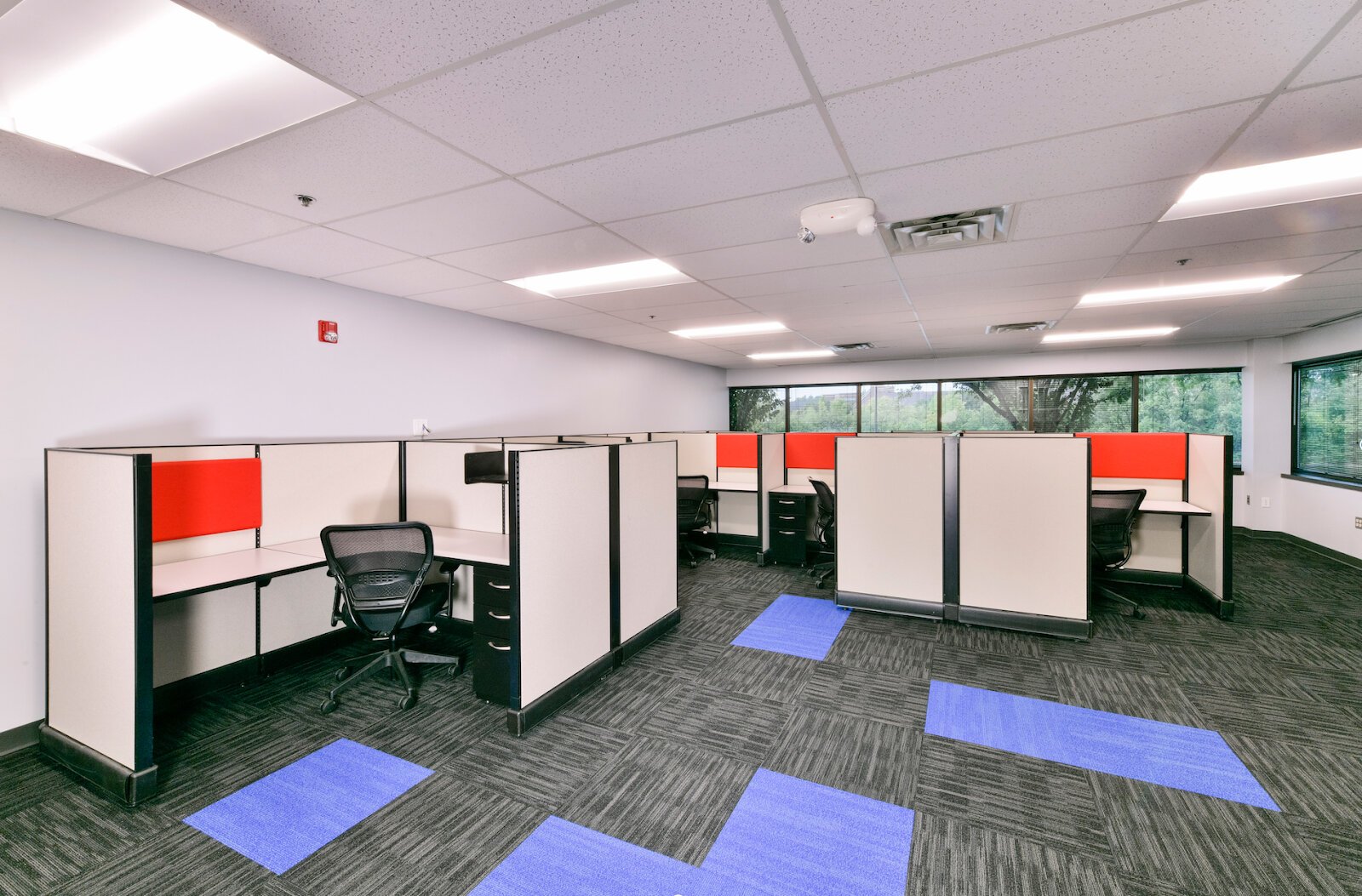 Oxford Instant Office floor plans range from a 130-square-foot single office to a larger 4,500-square-foot space for 20-25 people.