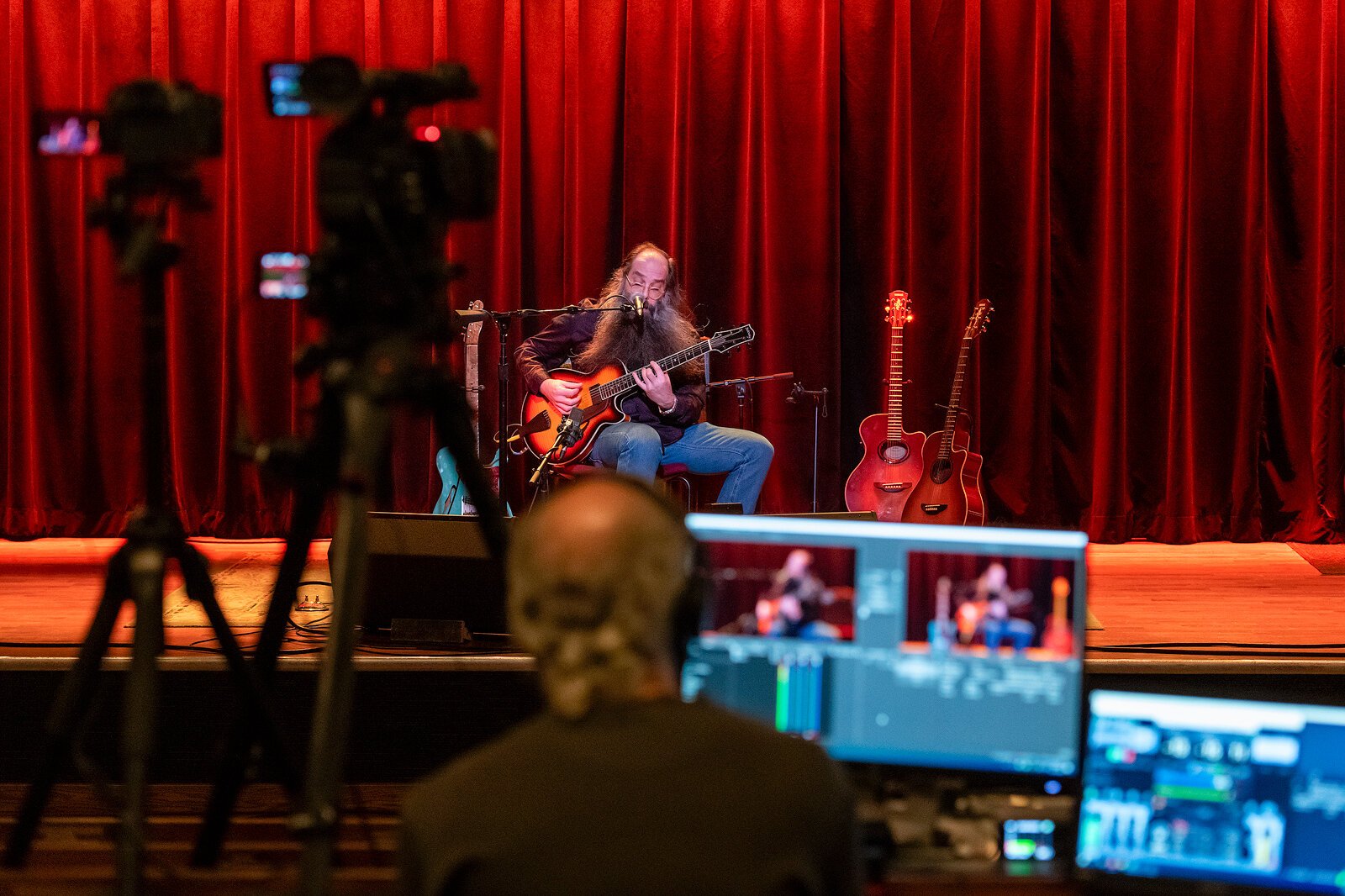 Laith Al-Saadi does a livestream performance at the Ark.