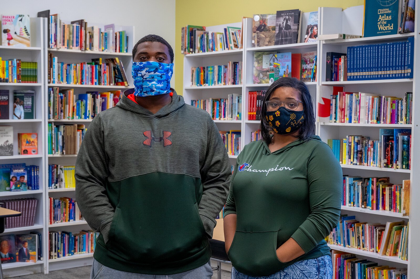 Facilitators Marcus Williams and Shakira Wilson at the Parkridge Community Center learning lab.