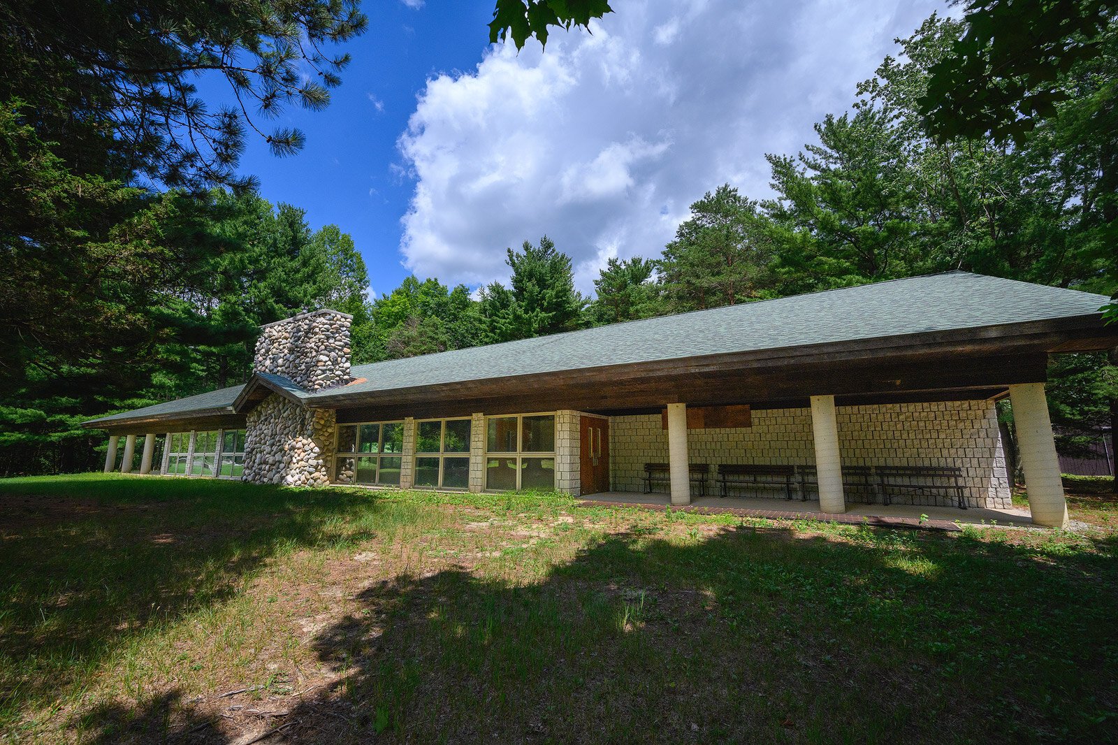 The lodge at Bruin Lake Education Center.