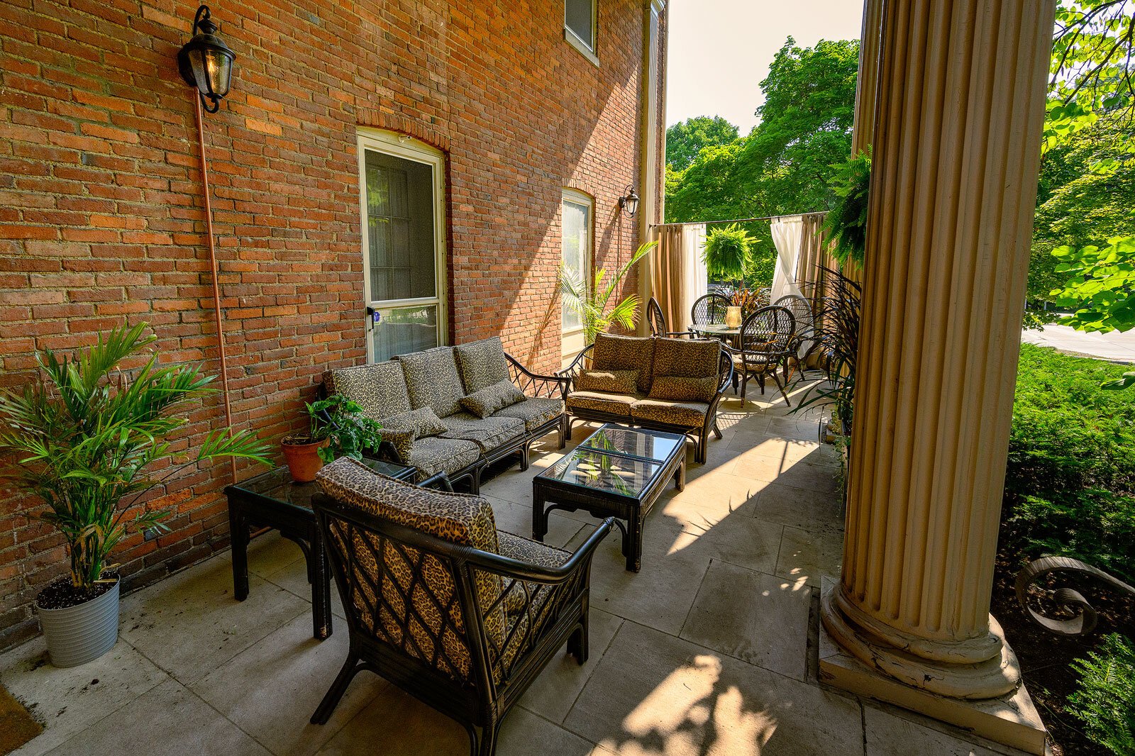 The patio at The Newton of Ypsilanti.