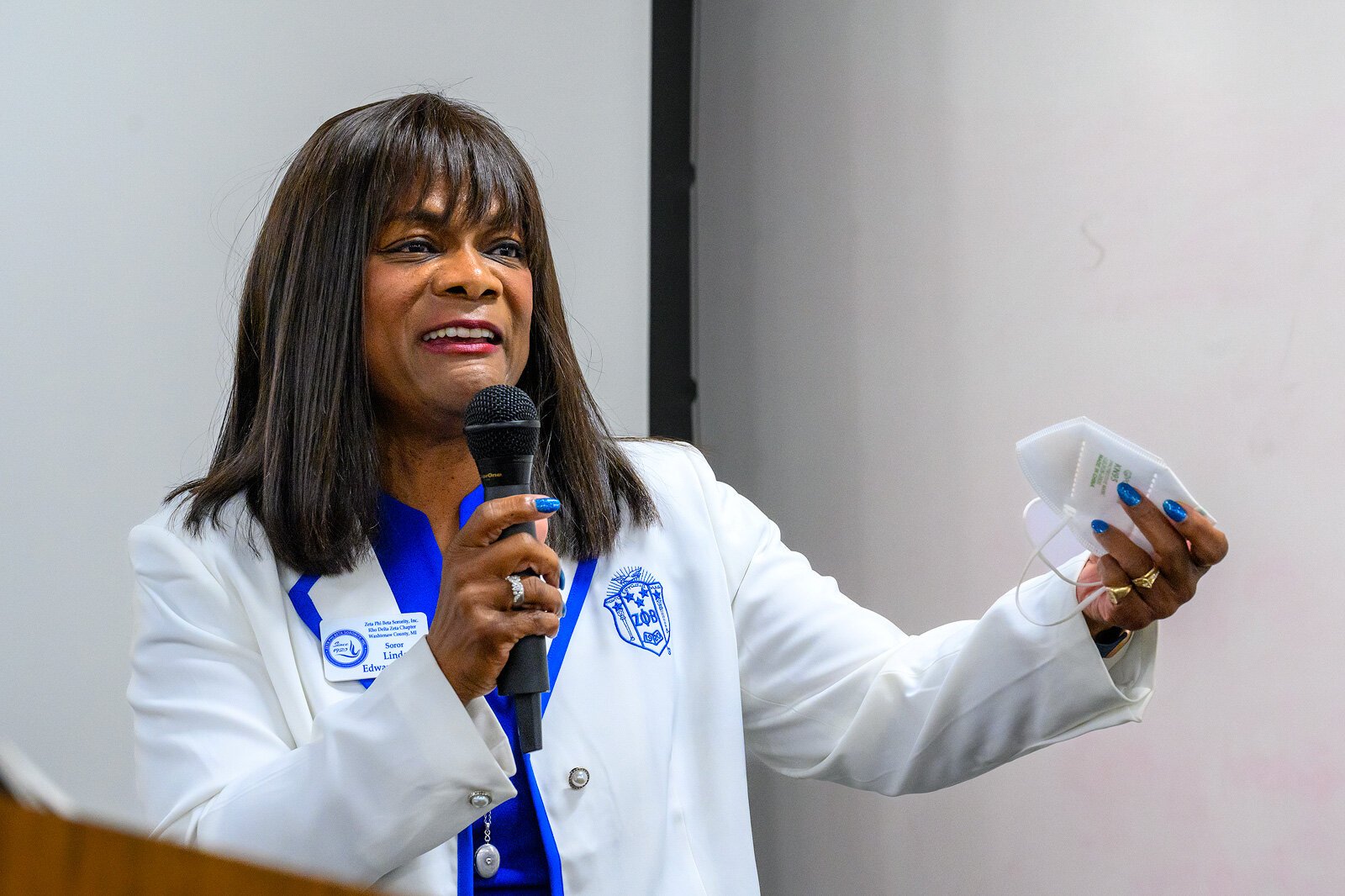 Linda Edwards-Brown at The Divine Nine's Washtenaw County School Board Candidates' Forum.