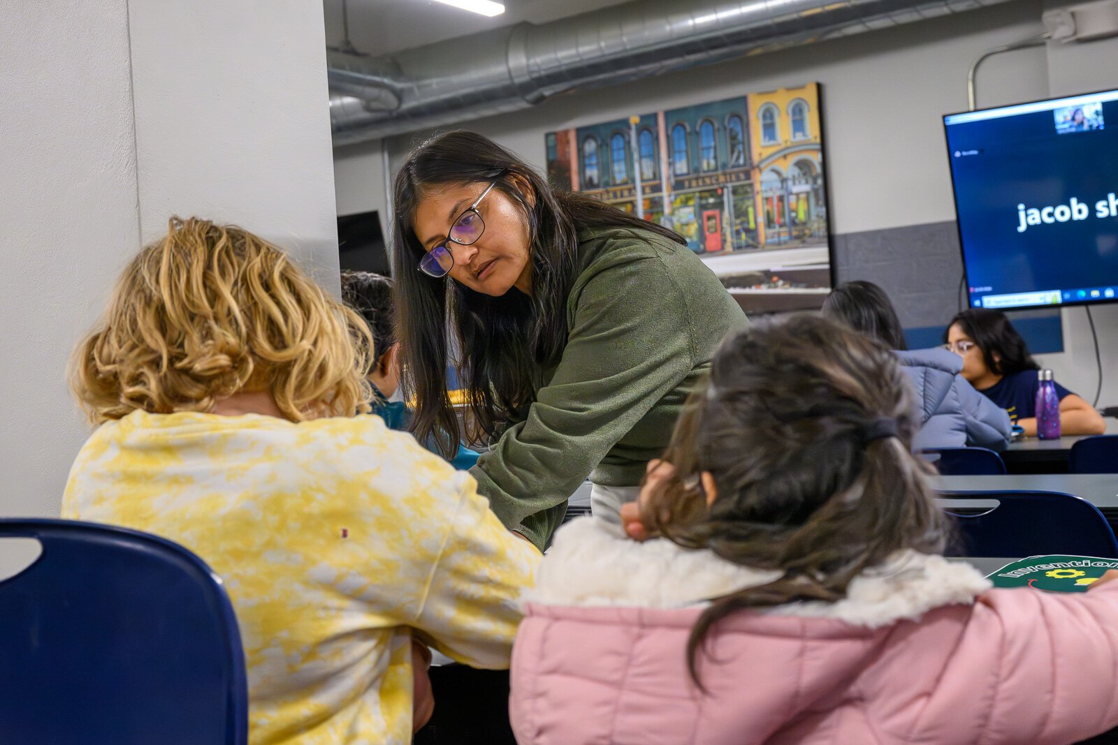 Shiri Vivek at an InvenTeam meeting at SPARK East.