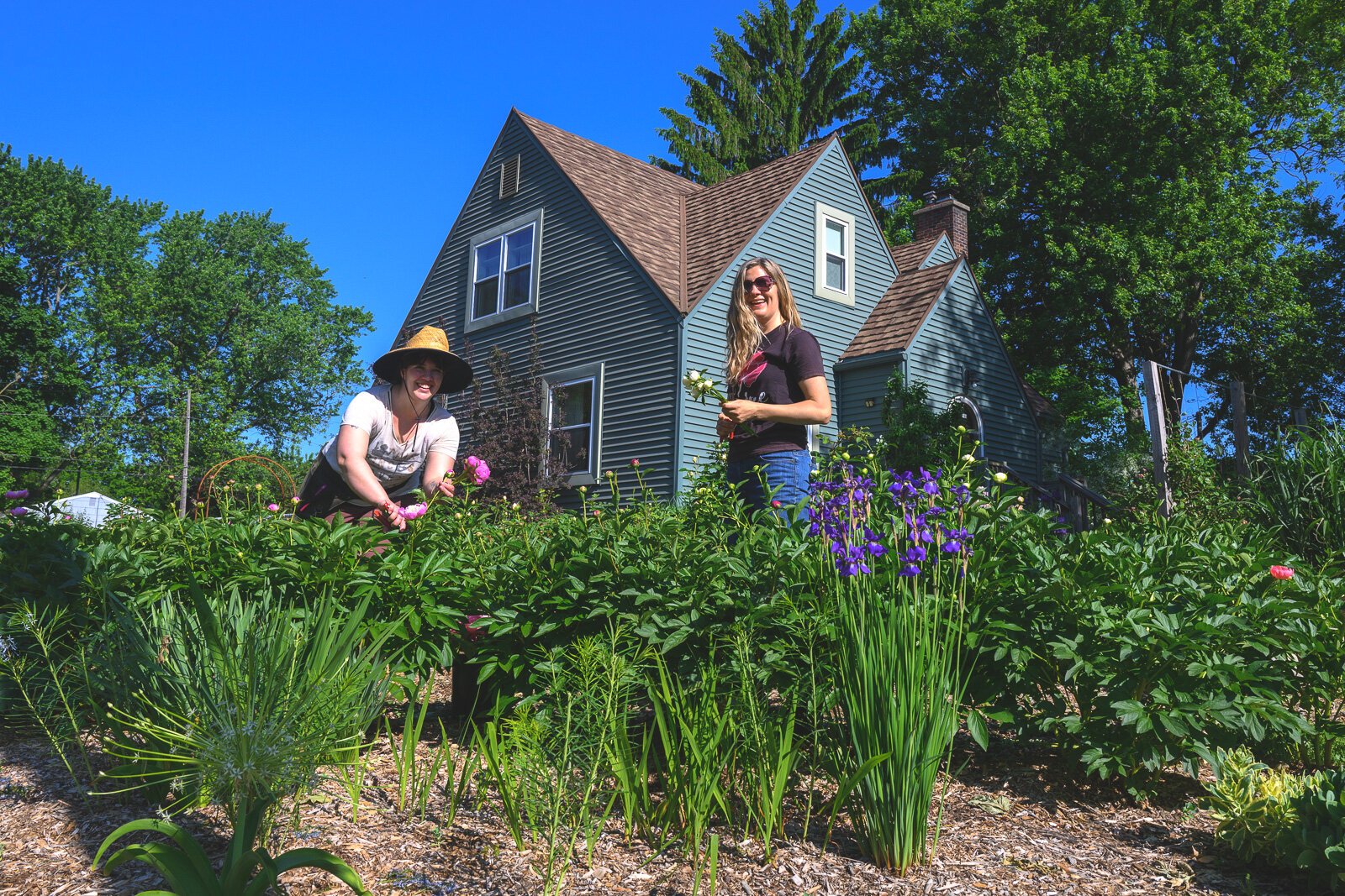 Kate Morris and Ginny Blades at We Adore Flowers.