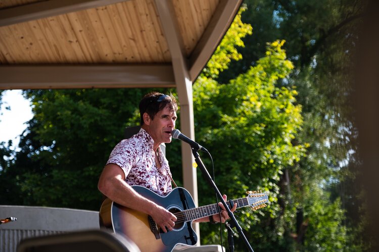 Jim McKeith, a one-man acoustic rock band, performed on Aug. 5 at the Island Park Arts Pavilion’s inaugural concert.