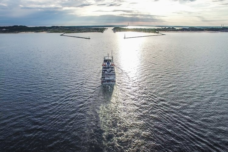 The Pearl Mist cruise ship on its way to Muskegon this past summer.