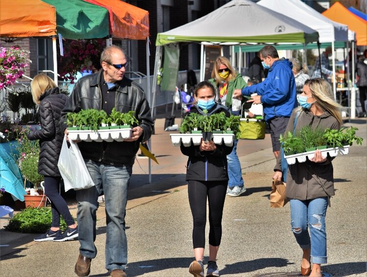 Market visitors focused on shopping instead of browsing.