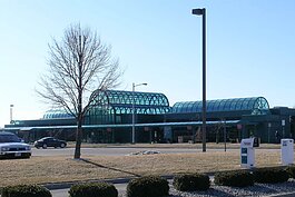 Muskegon County Airport (MKG) will offer 36 nonstop, round-trip flights per week to Chicago O’Hare International Airport through Southern Airways Express starting Oct. 1. (Nenyedi/WikiMedia Commons)