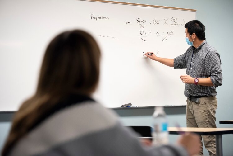 A mathematics class at Grand Rapids Community College.