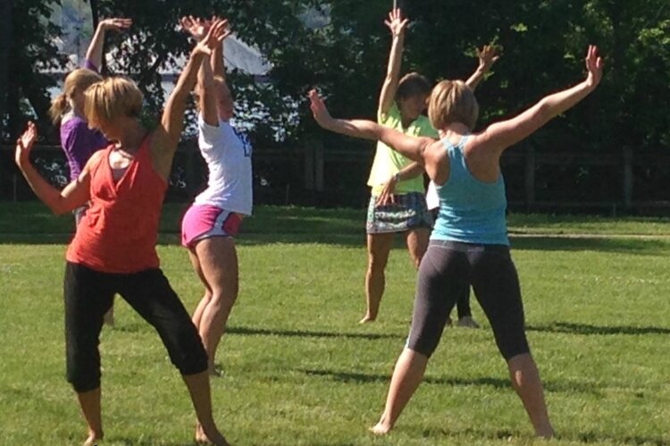 Heather Winia leads a Groove class. 