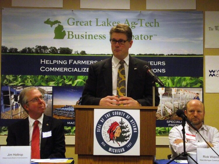 Joe Haveman speaks at a Ottawa County meeting. 