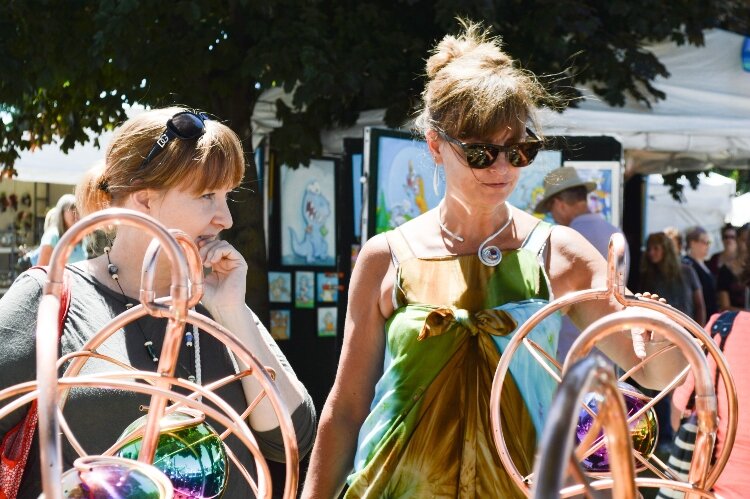 The Lakeshore Art Festival draws thousands of attendees.