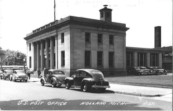 Historical photo of exterior of Holland post office's exterior. (Holland Museum)