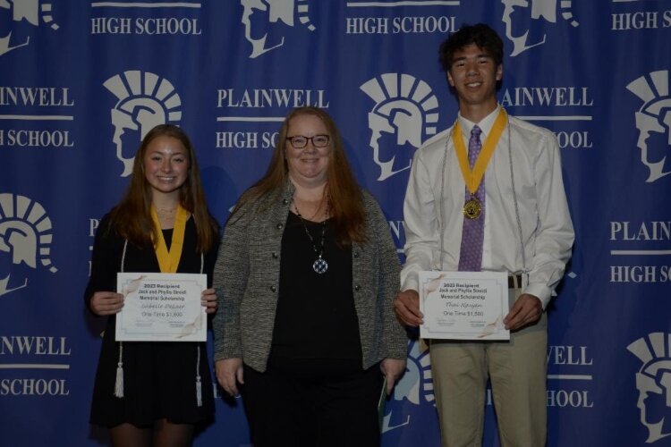 ACCF Executive Director Stephanie Calhoun with two scholarship winners. 