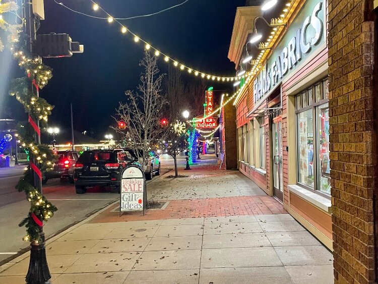 The shops along Savidge St. were decked out with Christmas lights for viewers to enjoy. (Brittany Meyers)