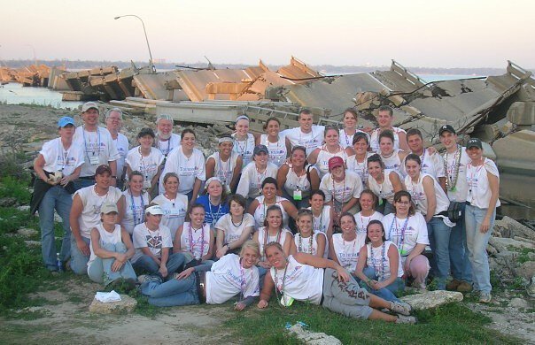 MC4T volunteers who took part in a historic cemetery project for the Grand Rapids Parks and Recreation Department.