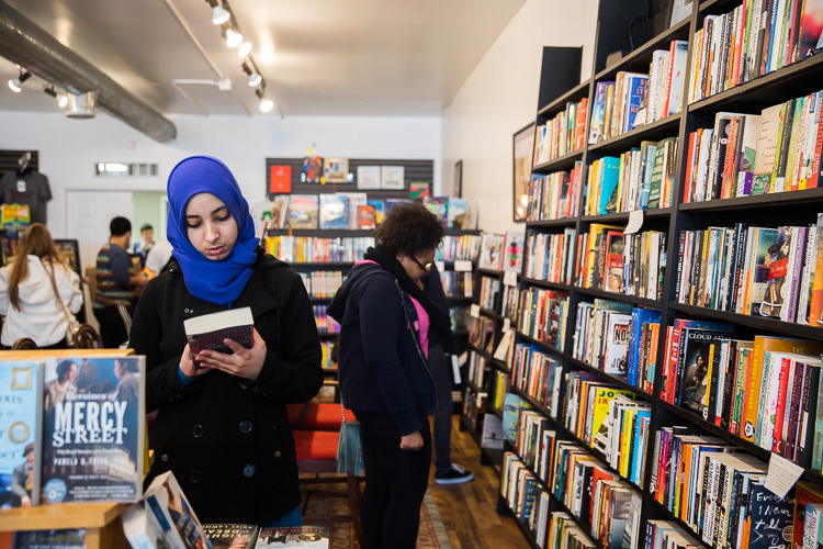 Students from River Rouge and Western International high schools visit pages bookshop in northwest D