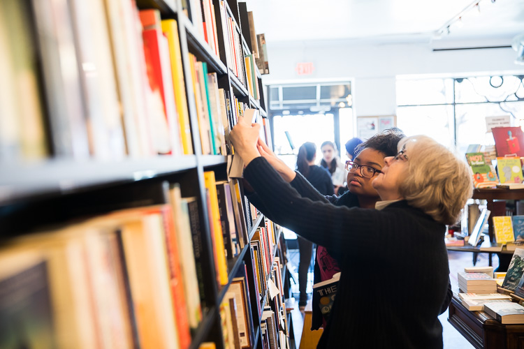 Students from River Rouge and Western International high schools visit pages bookshop in northwest D